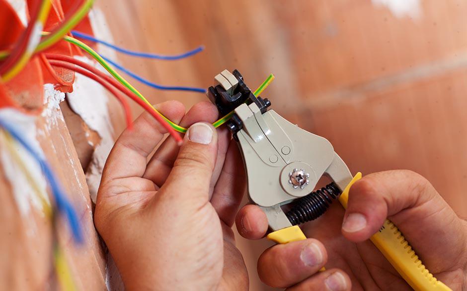 je recherche un électricien Meaux