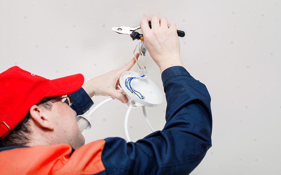 je recherche un électricien Meaux